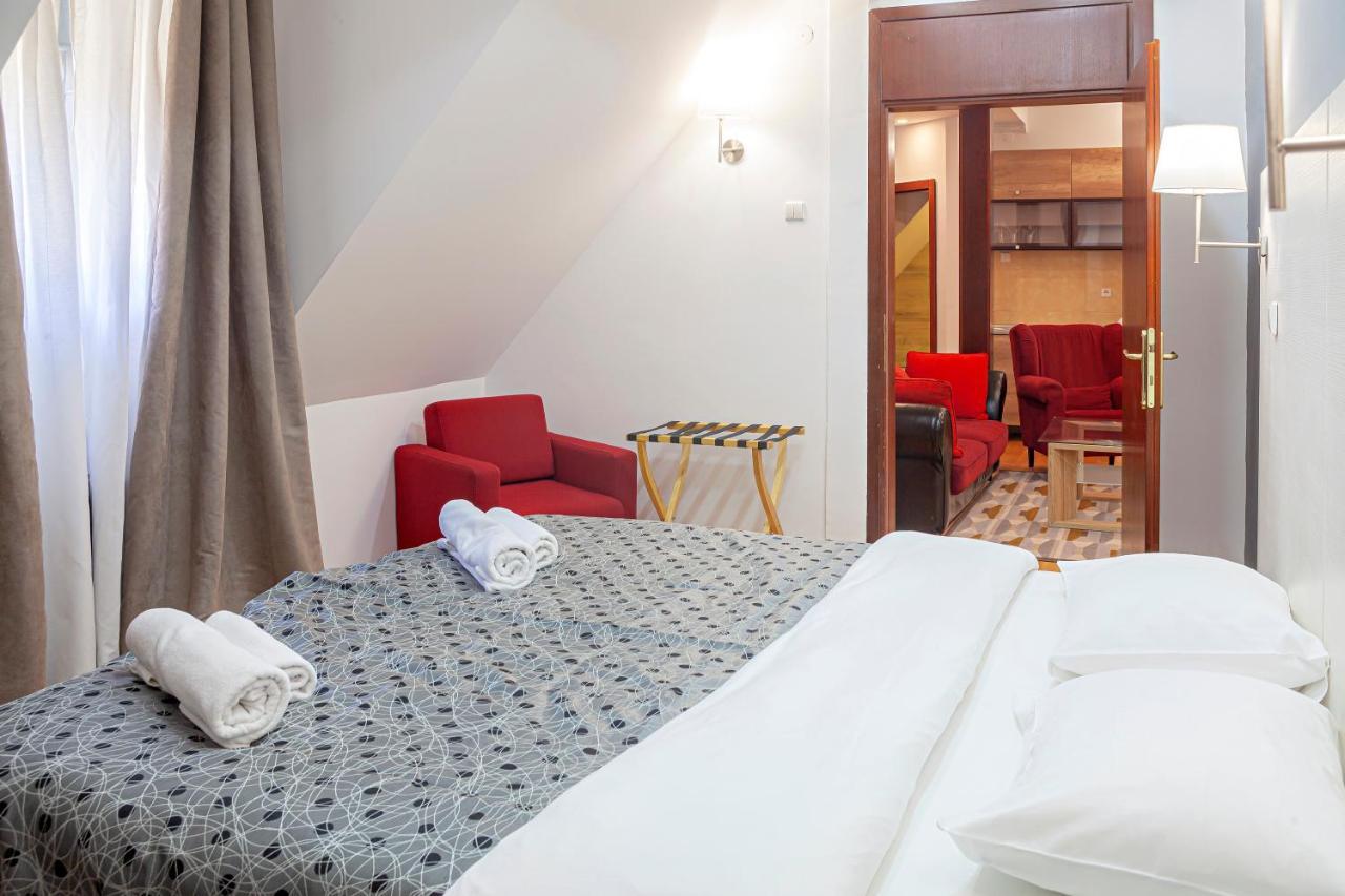 Hotel Junior โคเปานิก ภายนอก รูปภาพ