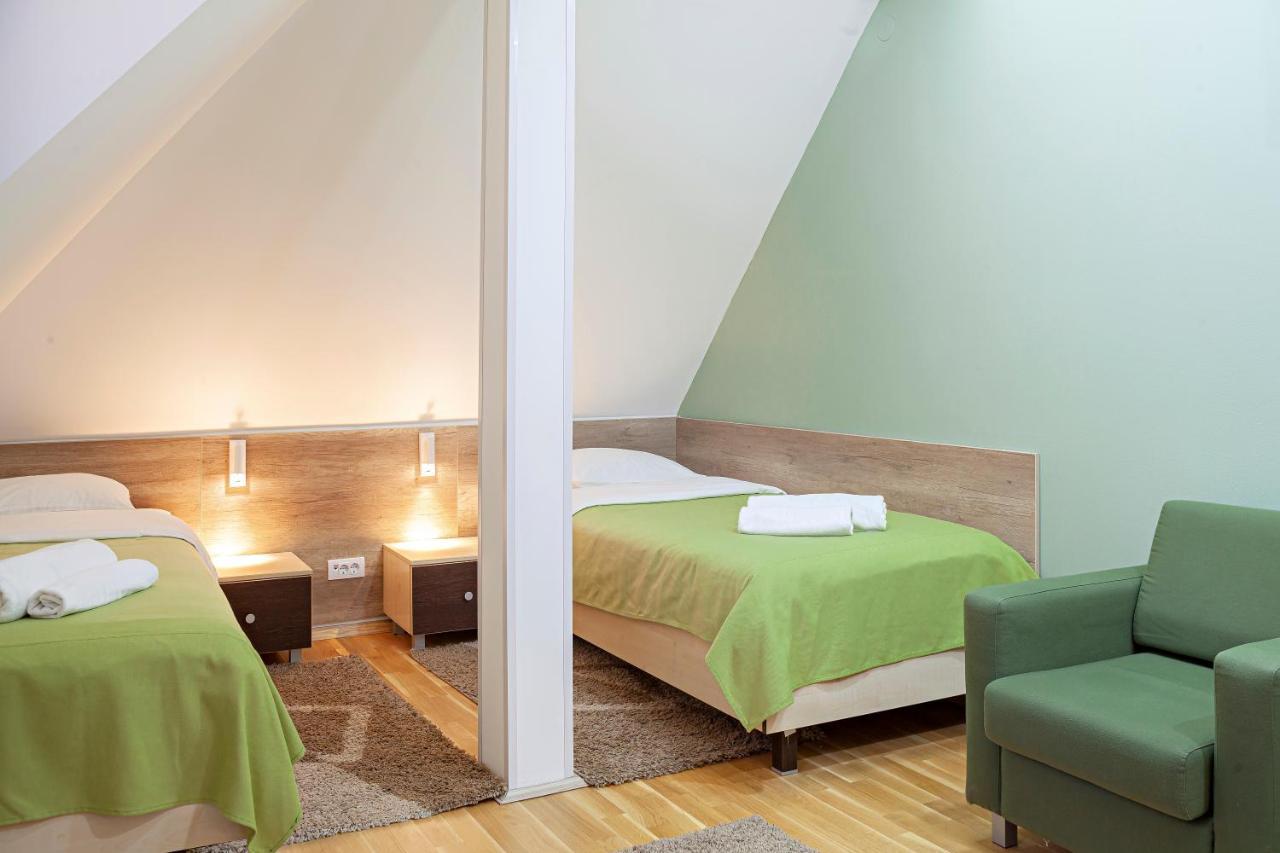 Hotel Junior โคเปานิก ภายนอก รูปภาพ