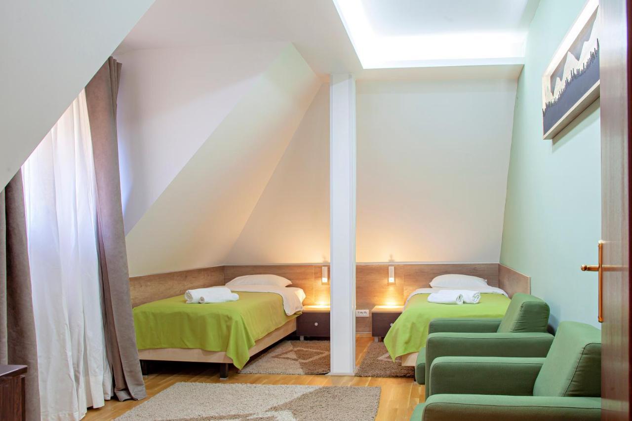 Hotel Junior โคเปานิก ภายนอก รูปภาพ