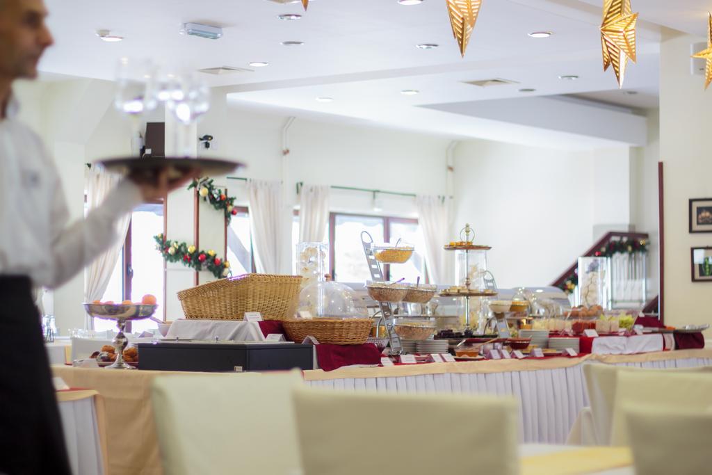 Hotel Junior โคเปานิก ภายนอก รูปภาพ